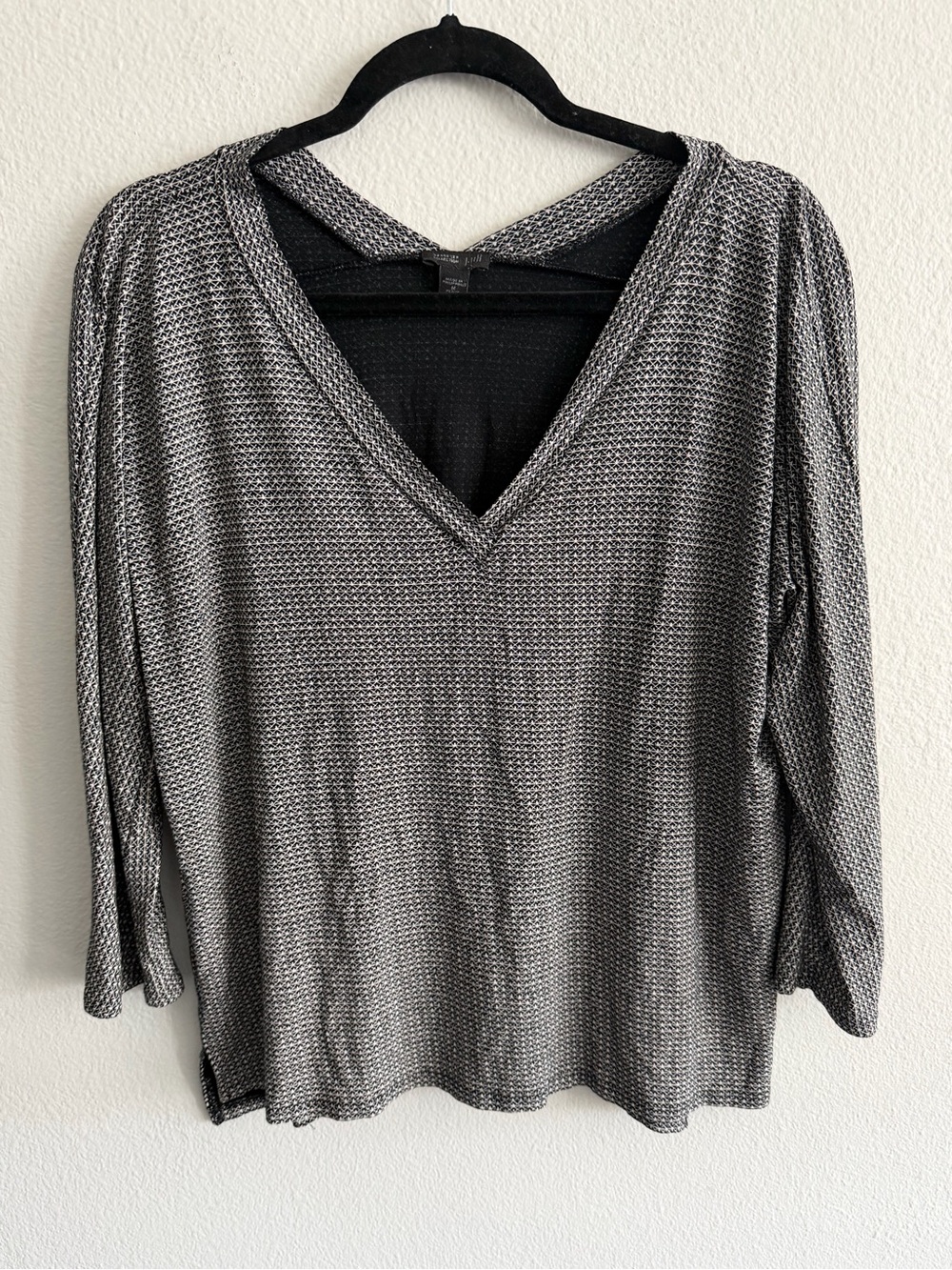 J. Jill Black & Gray Patterned V-Neck 3/4 Sleeve Rayon - Lycra Top M Petite